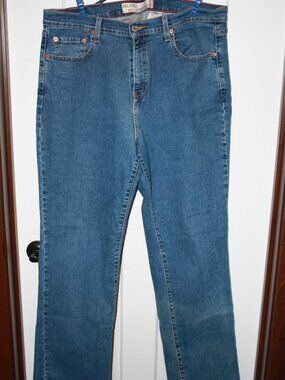 Plus Size Levis 550 size 18M blue jeans